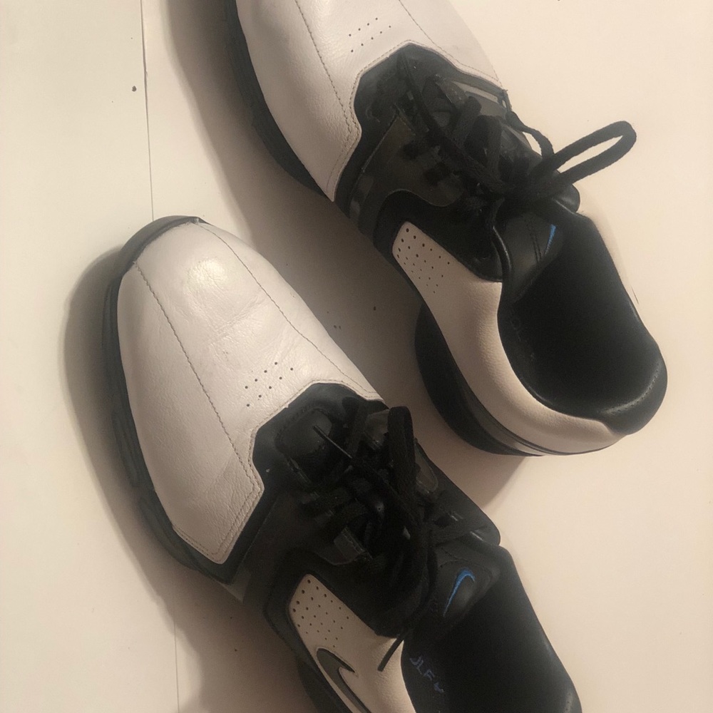 Men’s white Nike Golf shoes Size 10